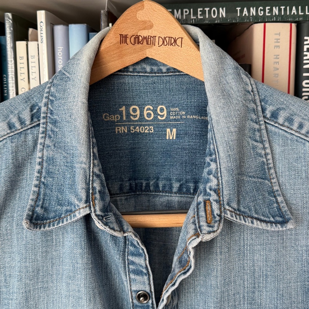 Gap | M | Sleeveless Denim Shirt - Picture 2 of 11